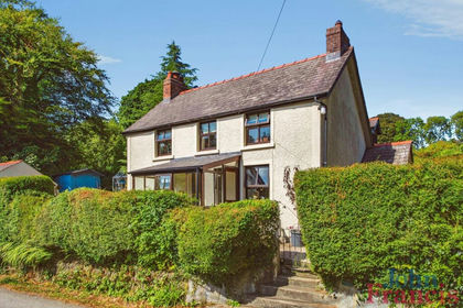 1 acre of House with Land for sale in Maenclochog