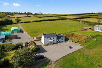 18.7 acres of Smallholding for sale in Maenclochog