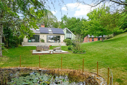 1.6 acres of Cottage for sale in Chilham