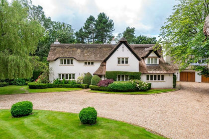 1.6 acres of Cottage for sale in Mere