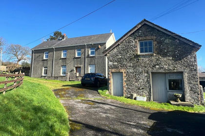 54 acres of Farm for sale in Cyngor Bro Dyffryn Cennen