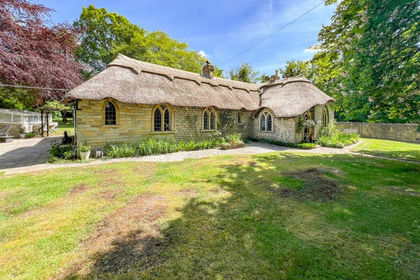 1.8 acres of Cottage for sale in Cossington