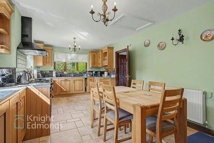 1 acre of House with Land for sale in Broomfield and Kingswood