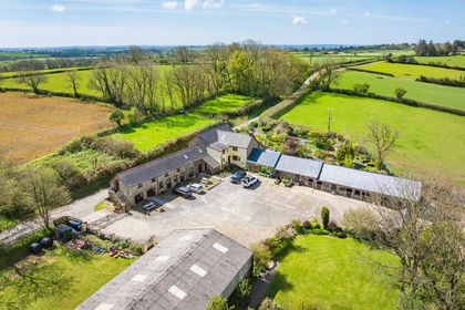 10 acres of Farmhouse for sale in Wiston