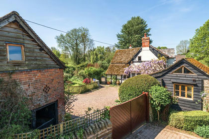 2 acres of Cottage for sale in Willersley and Winforton