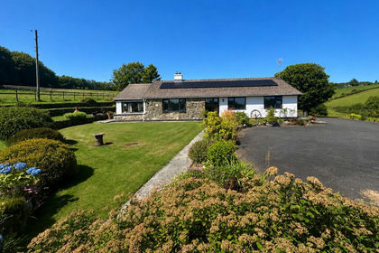 4.7 acres of Smallholding for sale in Llanwenog