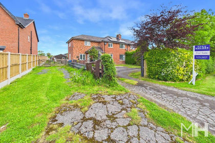 2 acres of House with Land for sale in Hutton
