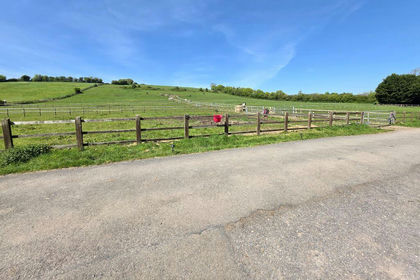 16 acres of Equestrian property for sale in Bitton