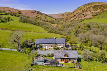 1.9 acres of Farmhouse for sale in Llanafanfawr