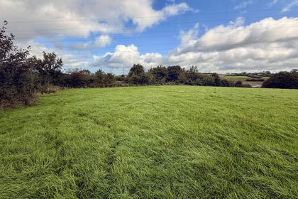 1.9 acres of Pasture for sale in Roche
