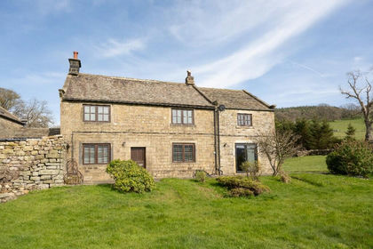 11.1 acres of Farmhouse for sale in Fountains Earth