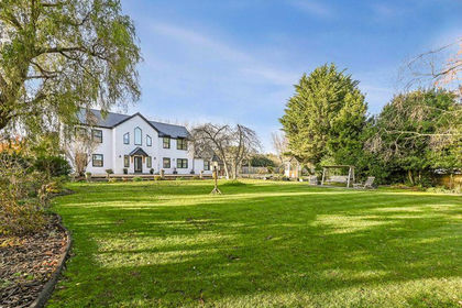 1.5 acres of Cottage for sale in Southbourne