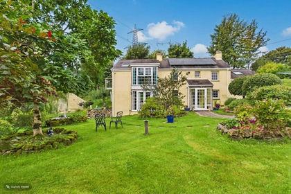 2.7 acres of Farmhouse for sale in Pentir