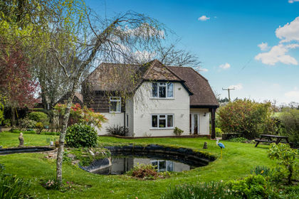 3 acres of Cottage for sale in Ellingham, Harbridge and Ibsley