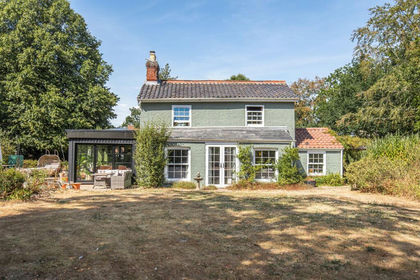 1 acre of House with Land for sale in Hainford