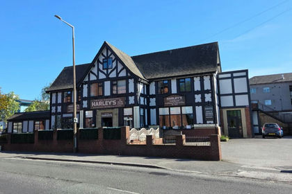 Pub for sale in Staveley