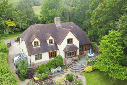 1.1 acres of House with Land for sale in Ashton under Hill