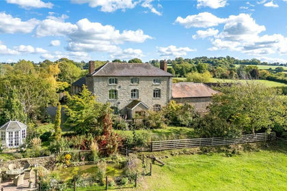 10 acres of Farmhouse for sale in Clee St. Margaret