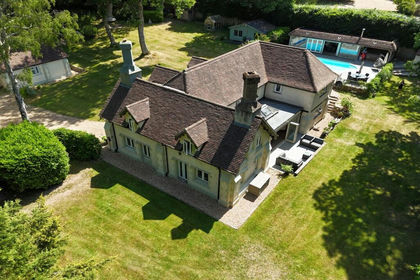 1 acre of House with Land for sale in Mid Dorset and North Poole
