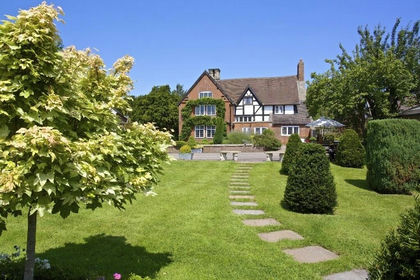 1.6 acres of Estate for sale in Marston Montgomery