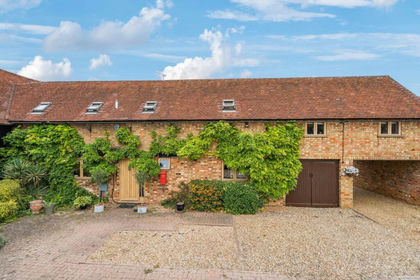 Land for sale in Cheddington