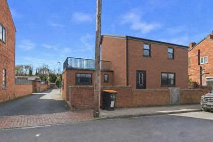 Small Plot of Land for sale in Pontefract, Castleford and Knottingley
