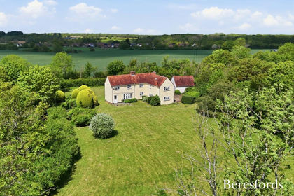 1 acre of Farmhouse for sale in Margaret Roding