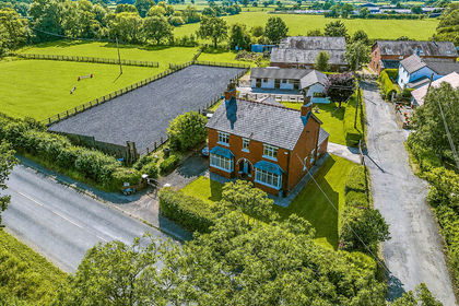 2.5 acres of Equestrian property for sale in Ulnes Walton