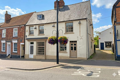 Historic House for sale in Newport Pagnell