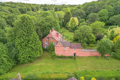 1 acre of House with Land for sale in Atherstone