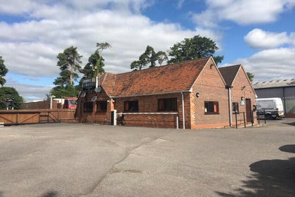 3 acres of Gated property for sale in Speen