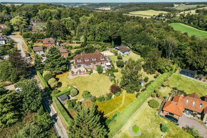 1 acre of House with Land for sale in Hambleden