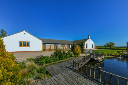1 acre of House with Land for sale in Burton Joyce