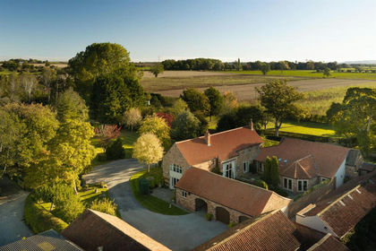 13 acres of House with Land for sale in Thornton-le-Clay