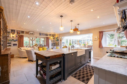 16.5 acres of Farmhouse for sale in Wedmore