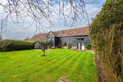 Land for sale in Bovingdon