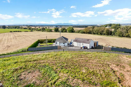 8 acres of Cottage for sale in Central Ayrshire