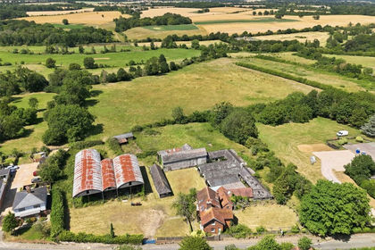18.3 acres of Farmhouse for sale in Widford