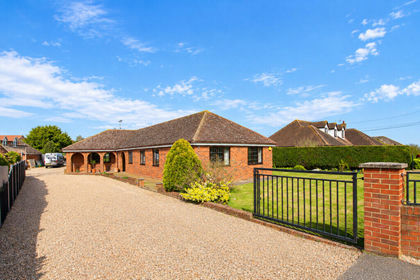 1.2 acres of House with Land for sale in Tolleshunt Knights