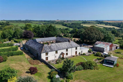 6.1 acres of House with Land for sale in Buckland Filleigh
