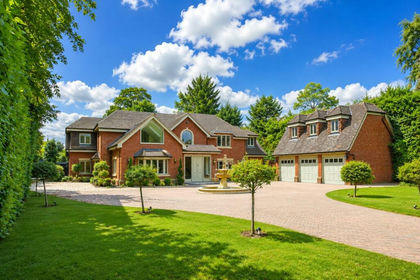 1 acre of House with Land for sale in Chalfont St Giles