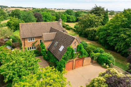 2.6 acres of House with Land for sale in Litchborough