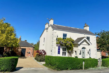 2.2 acres of House with Land for sale in Laxton