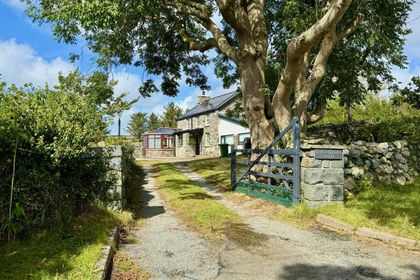 2.3 acres of Cottage for sale in Dyffryn Ardudwy