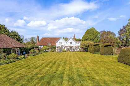 10.7 acres of House with Land for sale in Binsted