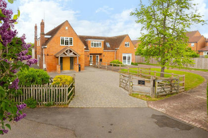 1 acre of Country Home for sale in Wingrave with Rowsham