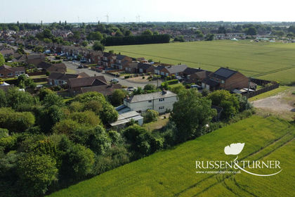 1 acre of Farmhouse for sale in Sutton Bridge
