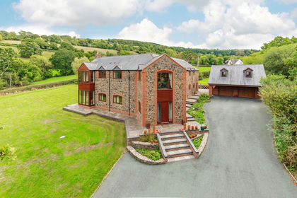 1 acre of House with Land for sale in Trewern