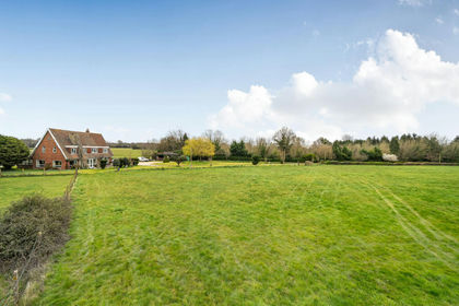4 acres of House with Land for sale in Orpington