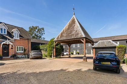 Barn Conversion for sale in Broxbourne